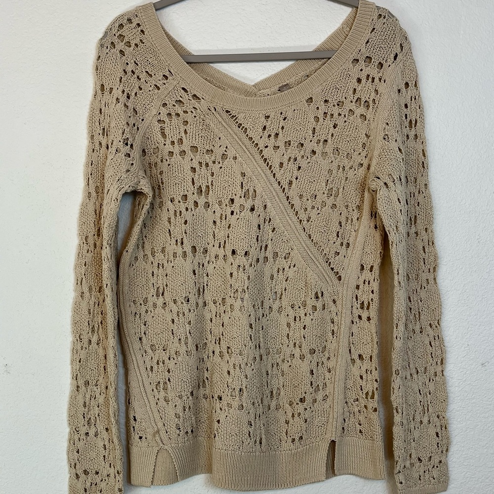 Knitted & Knotted Woman’s Crochet Pullover Top size Medium